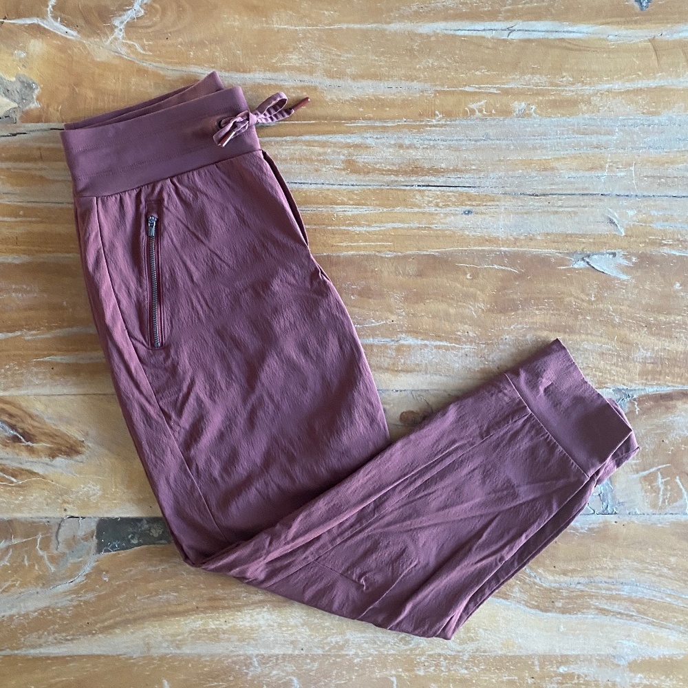 Athleta Trekkie North Jogger Size 4 Maroon Red Nylon Ripstop Hiking Pants Travel